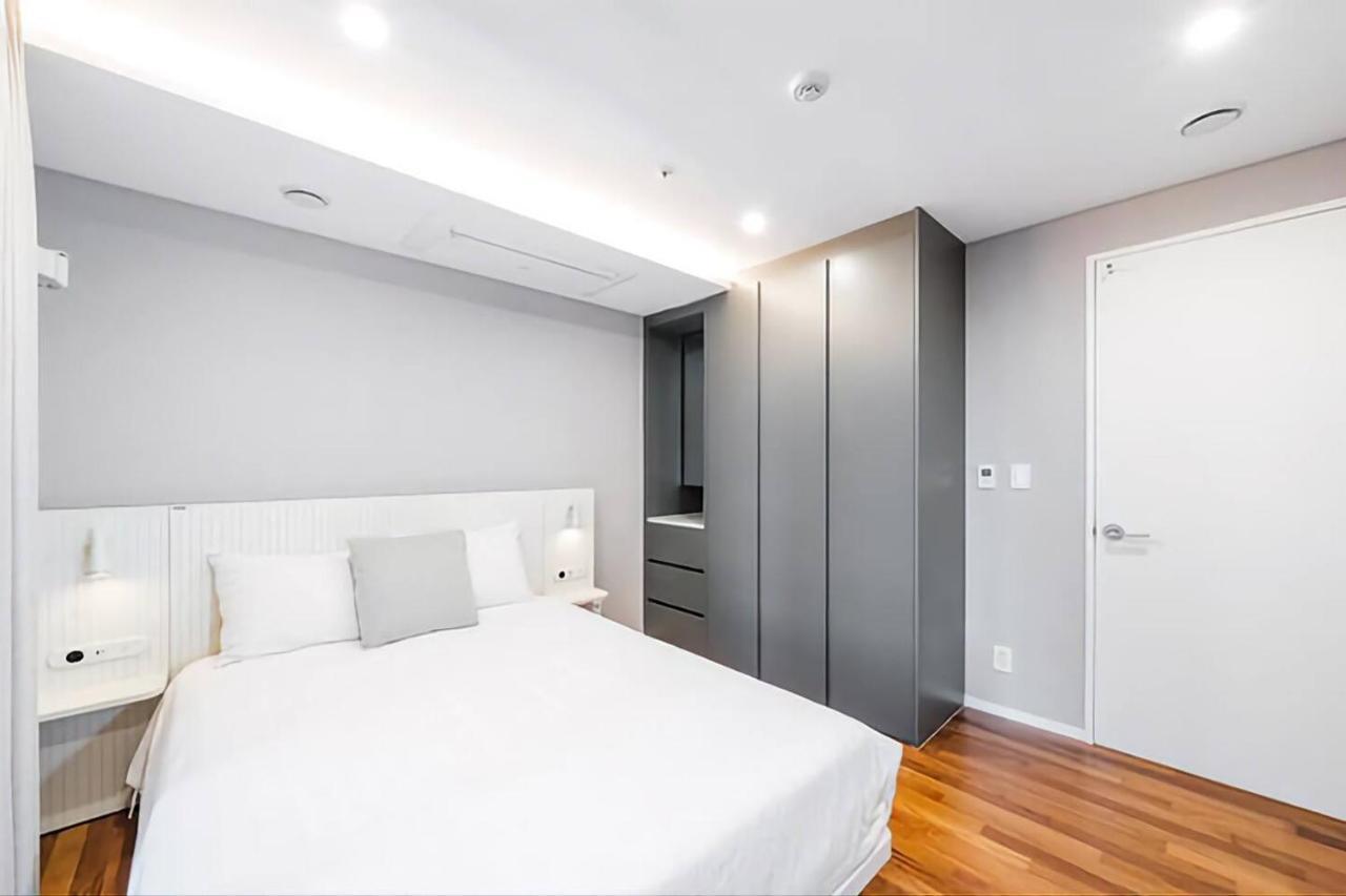 Apartamento Uh Flat The Seocho Seúl Exterior foto