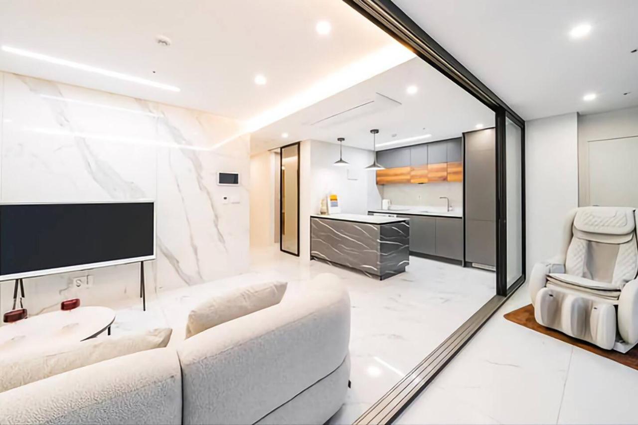 Apartamento Uh Flat The Seocho Seúl Exterior foto
